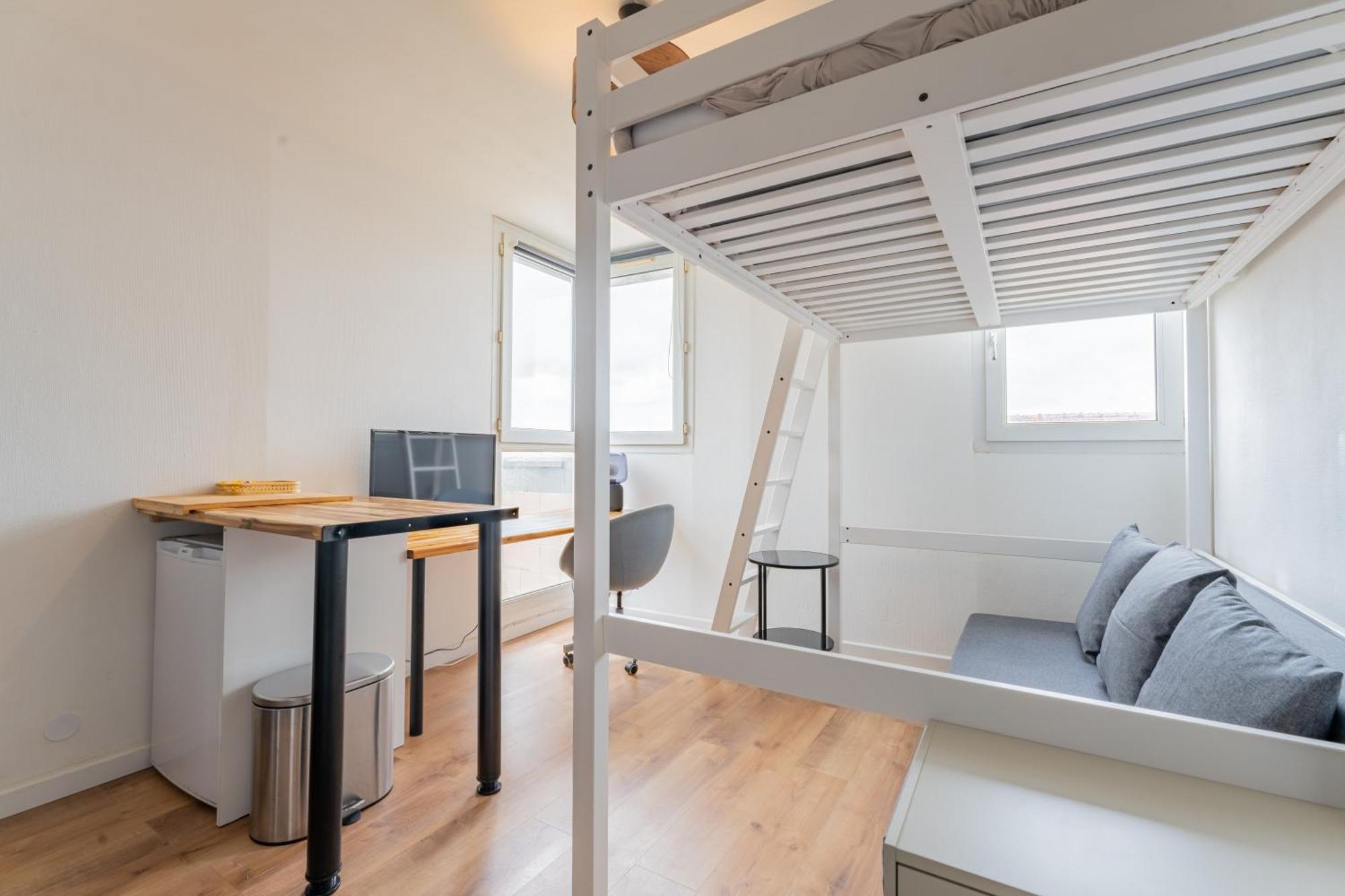 Апартаменты Charlemagne - Studio Confortable Avec Parking Gratuit - Quelques Pas De La Gare, Cuisine, Wifi Аррас Экстерьер фото