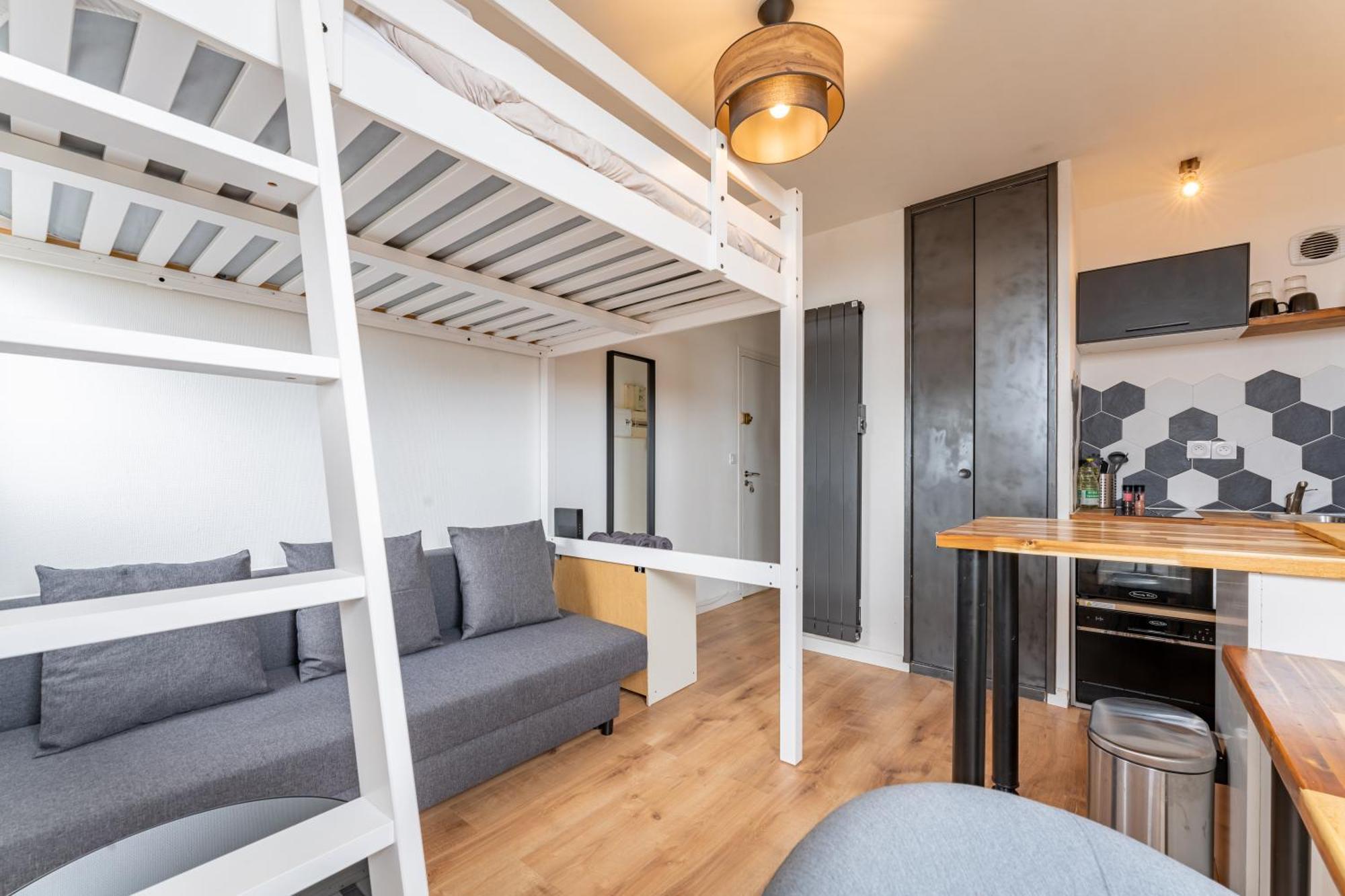 Апартаменты Charlemagne - Studio Confortable Avec Parking Gratuit - Quelques Pas De La Gare, Cuisine, Wifi Аррас Экстерьер фото